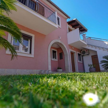 Apartment Palm View II ロヴィニ エクステリア 写真