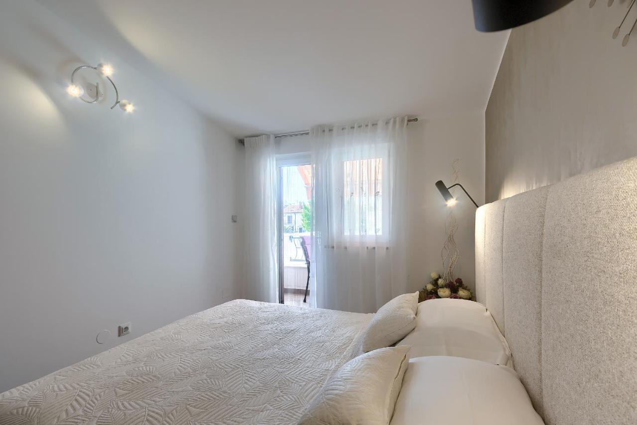 Apartment Palm View II ロヴィニ エクステリア 写真