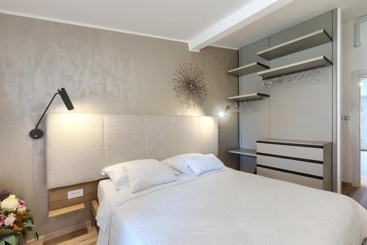 Apartment Palm View II ロヴィニ エクステリア 写真
